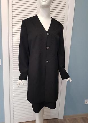 Класичний базовий костюм плаття і жакет