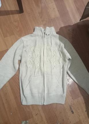 Свитер кофта