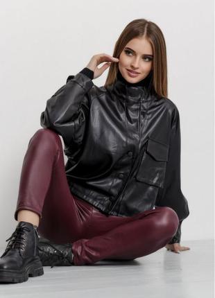 Куртка-косуха женская колір чорний4 фото