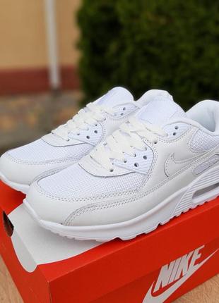 Повседневные женские кроссовки nike air max 90 из пресс кожи для занятия спортом в стиле найк белого цвета4 фото