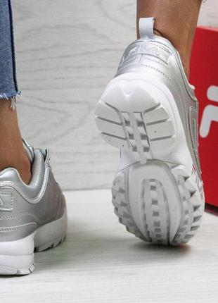 Женские кроссовки fila кожаные демисезонные кроссовки в стиле фила серебренные с белой подошвой4 фото