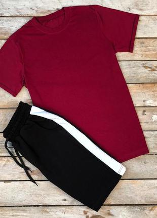 Комплект мужской летний бордовая футболка и шорты черные с лампасами