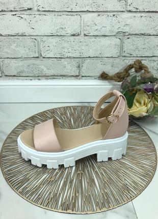 36-41 рр. босоніжки нат. шкіра на платформі