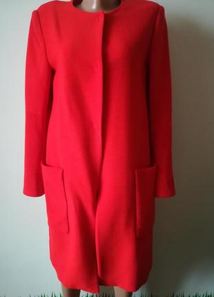 Красное трендовое весеннее пальто3 фото
