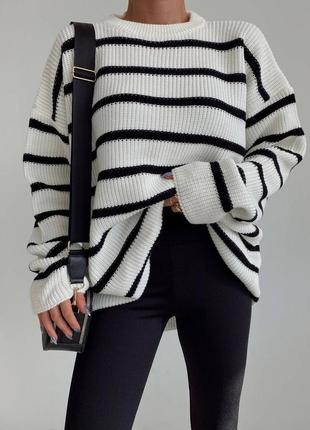 Смугастий теплий светр
