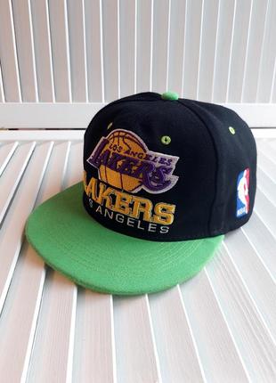 Мужская черная кепка бейсболка  снепбек
snapback new era  lakers los angeles оригинал 100%