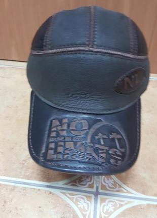 Бейсболка кожа