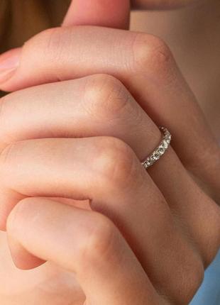 Золотое кольцо с дорожкой камней (бриллианты) 
кб0427mi5 фото
