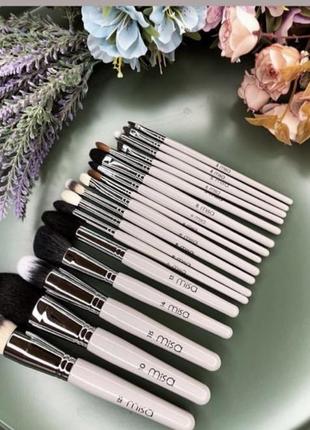 Профессиональные кисти для макияжа misa