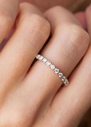 Золотое кольцо с дорожкой камней (бриллианты) 
кб0439cha5 фото