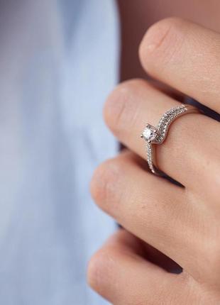 Золотое помолвочное кольцо с бриллиантами 
к252са2 фото
