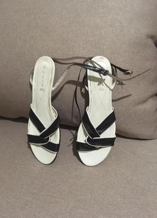 Босоножки от next