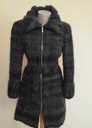 Шикарное шерстяное теплое буклированное пальто от zara