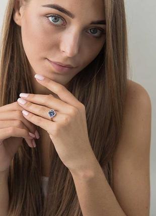 Золотое кольцо с сапфирами и бриллиантами 
r01555mi6 фото
