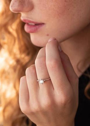 Помолвочное золотое кольцо с бриллиантом 
кб02784 фото