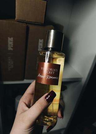 Спрей victoria’s secret amber romance