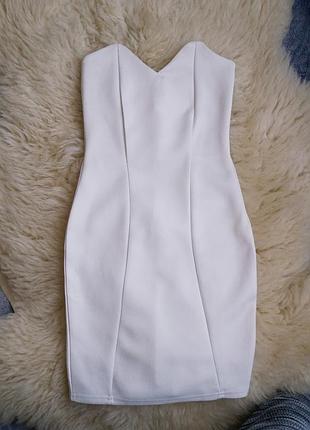 Коктельне плаття по фігурі