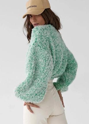 Стильний об'ємний светр