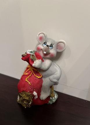 Статуетка мишка
