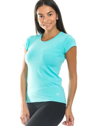 Спортивная женская футболка цвета мяты