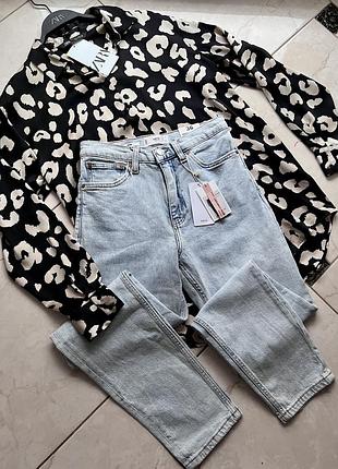 Джинсы mom