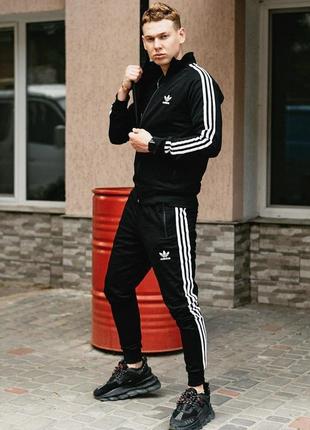 Спортивний костюм adidas