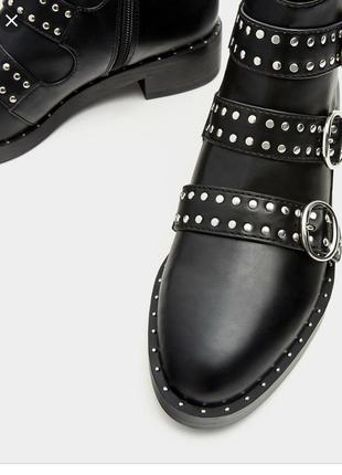 Очень крутые ботинки pull and bear, черного цвета4 фото