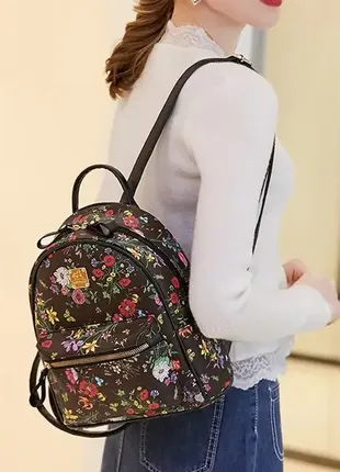 Яркий качественный рюкзачок  с цветочками2 фото