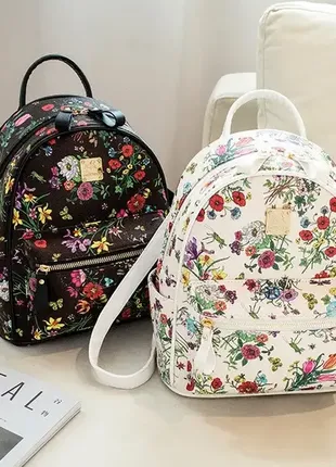 Яркий качественный рюкзачок  с цветочками1 фото