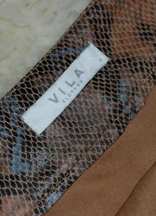 Экстравагантная кожаная юбка мини с асимметричной молнией в змеиный принт с сайта asos6 фото