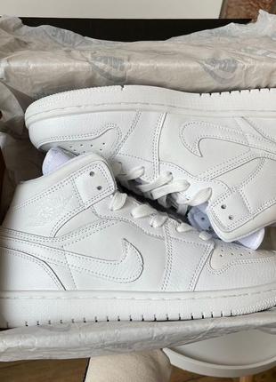 Кросівки джордан найк білі nike air jordan 1 high white (36рр - 45рр) кроссовки джордан 1 демисезонные, кроссовки белые высокие дж9