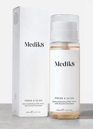 Medik8 press & glow щоденний відлущувальний тонік із рна й активатором ферментів, 200 мл.