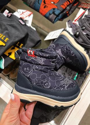 Нові черевики zara mickey mouse