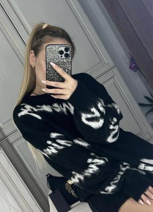 Жіночий светер від givenchy