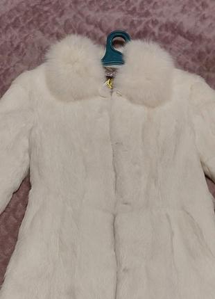 Шуба біла з кролика ,натуральна.