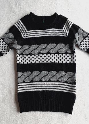 Свитер benetton шерсть акрил, длина 60 см.