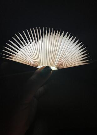Светильник книга 10*8 см, ночник. очень ярко светит