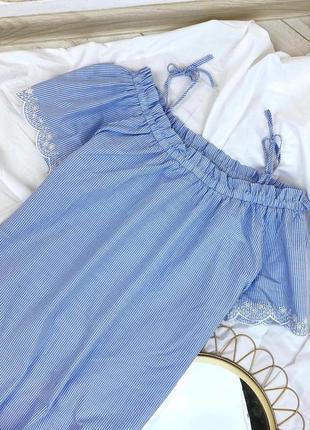 Платье limited edition голубое с открытыми плечами летнее катоновое7 фото