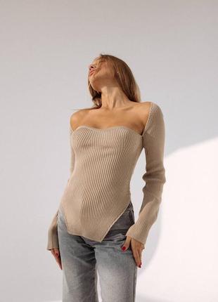 Шикарная бежевая кофточка топ блуза лонгслив рубчик лапша с расклешенными рукавами и декольте1 фото