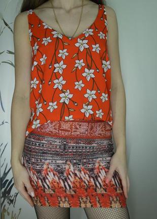 Майка яркая в цветочный принт