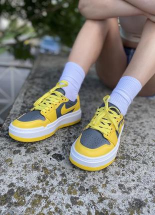 Шикарные женские кроссовки nike air jordan 1 low elevate yellow/grey жёлтые с серым5 фото