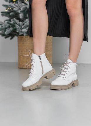 Белые кожаные зимние ботинки4 фото