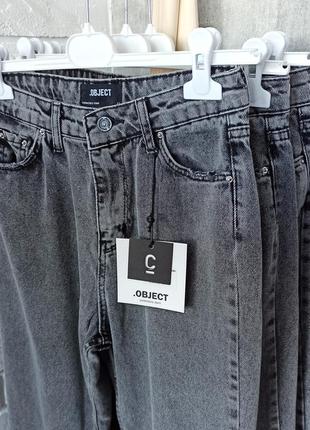 Фірмові прямі джинси із розрізами внизу object7 фото