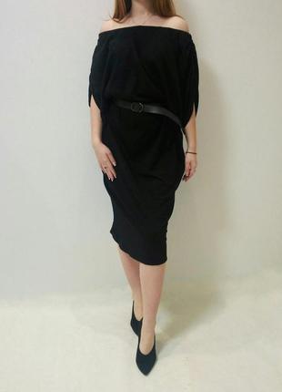 Платье черного цвета с поясом италия5 фото