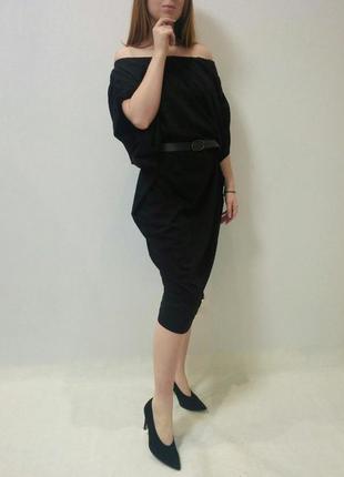 Платье черного цвета с поясом италия4 фото