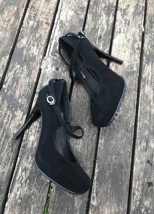 Женские натуральные туфли босоножки на шпильке с перемычкой крест на крест и застежкой на щиколотке,36-37, италия1 фото