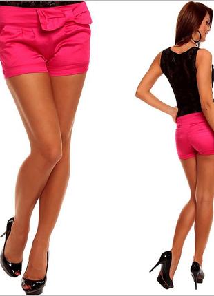 Яскраво-рожеві шорти з бантом