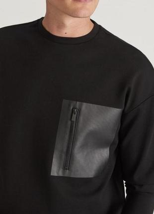 В наличии черный базовый свитер кофта от reserved размер s/m с кожаным карманом на замке2 фото