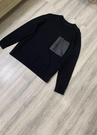 В наличии черный базовый свитер кофта от reserved размер s/m с кожаным карманом на замке4 фото