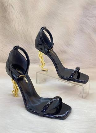 Чорні босоніжки yves saint laurent ysl золотий каблук